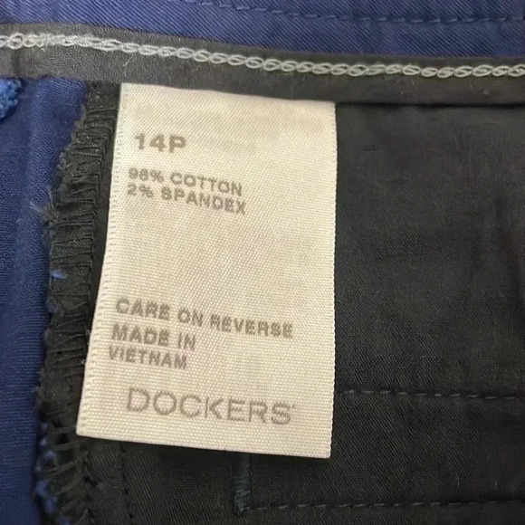 Dockers Mid Rise Curvy Fit Shorts Navy Blue - 14 Petite NEW - Picture 8 of 8